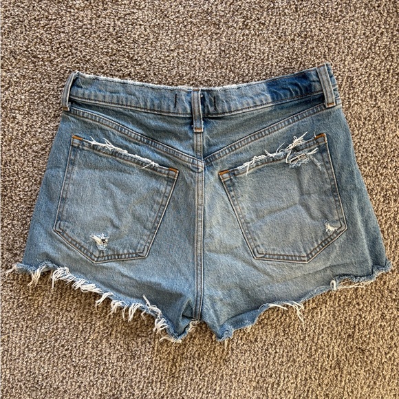 Abercrombie & Fitch The Mom High Rise Short - Size 28(6) - Picture 2 of 2